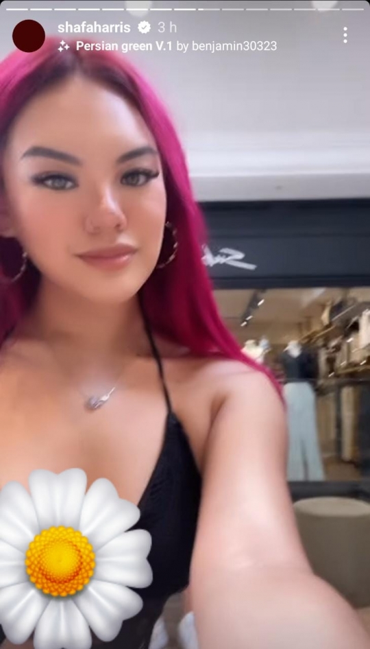 Penampilan Nyentrik Shafa Harris di Paris dengan Rambut Merah Jadi Sorotan