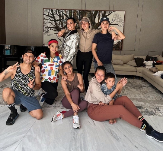 Penampilan Olla Ramlan Tanpa Hijab Saat Olahraga Bareng Teman Artis Jadi Sorotan