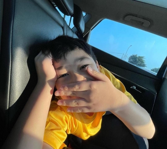 Rafathar Senyum Semringah Dalam Mobil Jadi Sorotan, Netizen 'Siwon Choi Versi Mini'