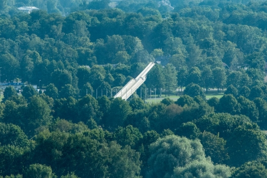 Latvia Bongkar Monumen Perjuangan Soviet di Riga