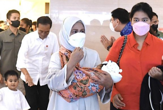 Nama Anak Ketiga Kahiyang Ayu & Bobby 'Panembahan Al Saud Nasution'