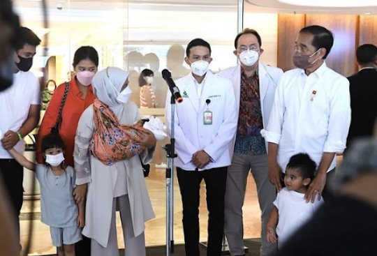 Nama Anak Ketiga Kahiyang Ayu & Bobby 'Panembahan Al Saud Nasution'