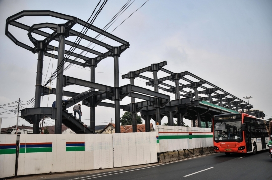 Progres Revitalisasi Halte Transjakarta Kebon Pala Capai 50 Persen