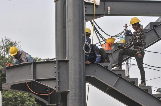 Progres Revitalisasi Halte Transjakarta Kebon Pala Capai 50 Persen