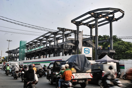 Progres Revitalisasi Halte Transjakarta Kebon Pala Capai 50 Persen