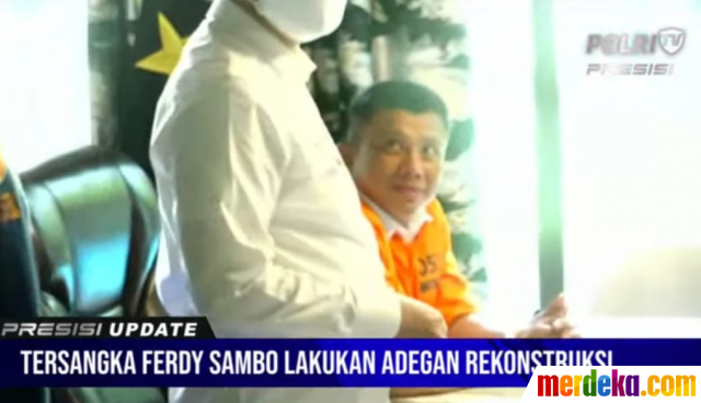 Foto : Senyuman Ferdy Sambo Pakai Baju Tahanan & Tangan Diikat Saat ...