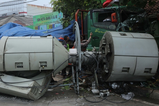 Kondisi Truk Trailer Maut yang Tewaskan 10 Orang di Bekasi