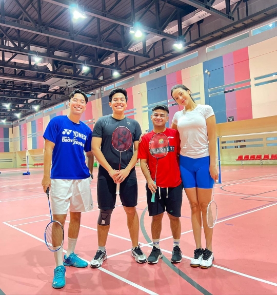 Foto Keseruan Vidi Aldiano, Jerome Polin, Fadil Jaidi & Anya Geraldine Main Badminton