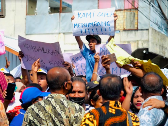 Gaya Sederhana Jokowi, Lihat Demo saat Kunker Langsung Turun Cari Solusi