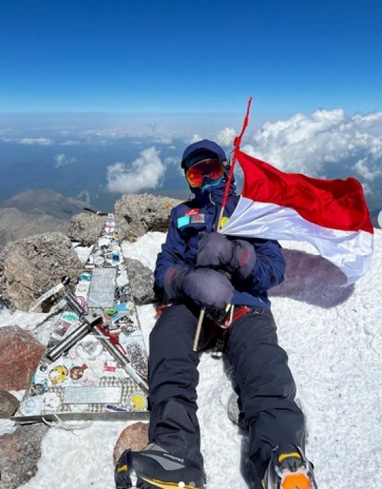 Potret Cantik Remaja 16 Tahun yang Sudah Taklukkan 77 Gunung di Dalam dan Luar Negeri