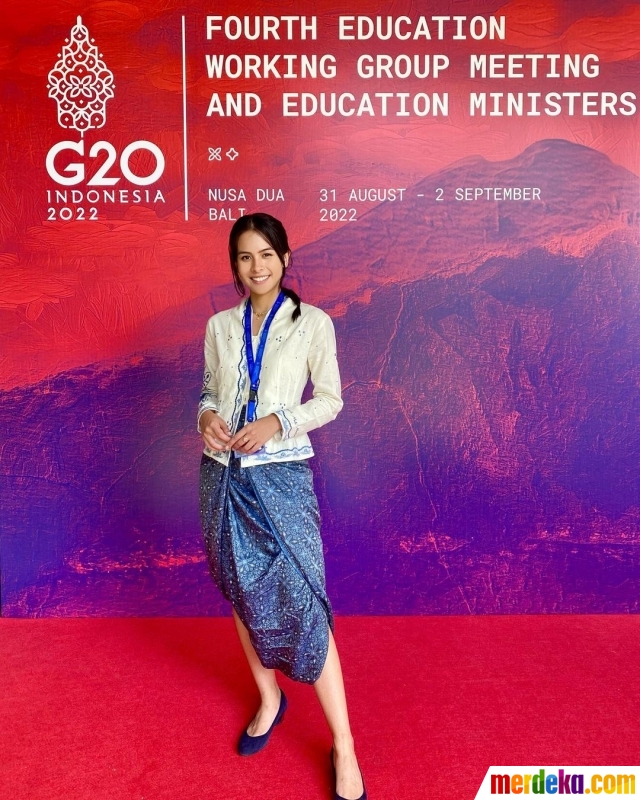 Foto : Deretan Foto Maudy Ayunda di Bali, Penampilannya Beda Banget