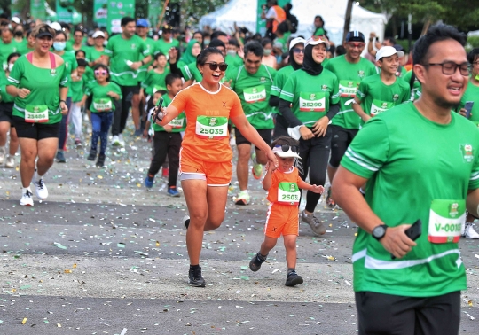 Keseruan Lomba Maraton Menyambut Hari Olahraga Nasional