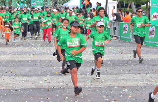 Keseruan Lomba Maraton Menyambut Hari Olahraga Nasional