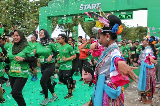 Keseruan Lomba Maraton Menyambut Hari Olahraga Nasional