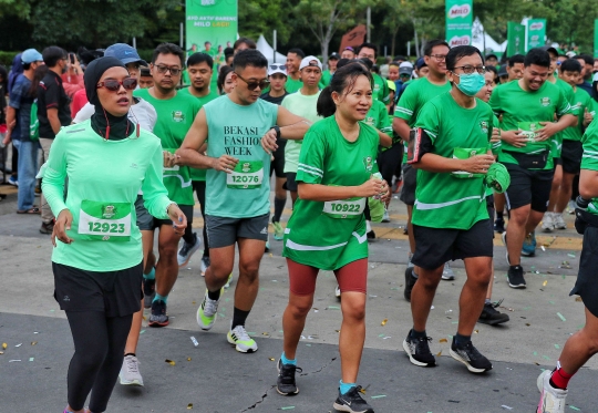 Keseruan Lomba Maraton Menyambut Hari Olahraga Nasional