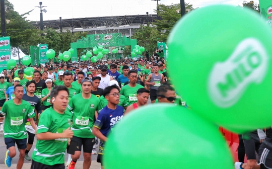 Keseruan Lomba Maraton Menyambut Hari Olahraga Nasional