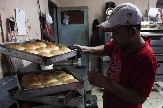 Terdampak Kenaikan Harga BBM, Industri Roti Rumahan Kurangi Produksi 50 Persen