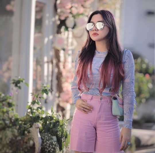 Potret Cantik Vicky Shu Liburan di Amerika, Tubuh Langsingnya Jadi Sorotan Netizen