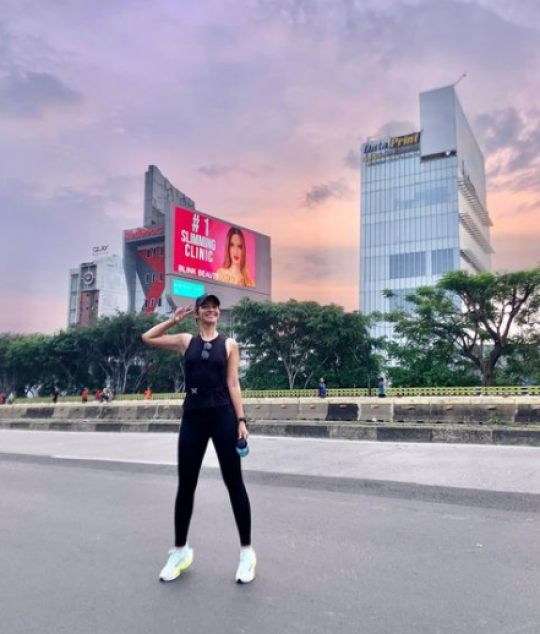 5 Potret Nia Ramadhani Tanpa Makeup, Cantik Alami