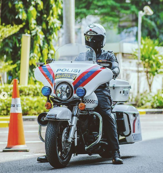 Potret Ipda Andika Mahardika Cucu Eks Kapolri Bawa Moge Polisi, Gagah Abis