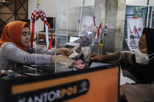 Warga Terima BLT Terkait Kenaikan Harga BBM