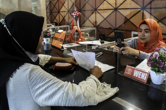 Warga Terima BLT Terkait Kenaikan Harga BBM
