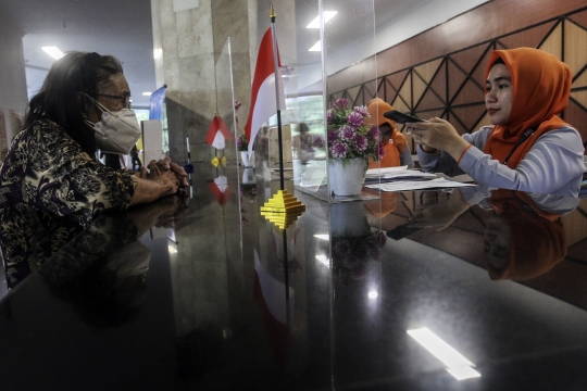 Warga Terima BLT Terkait Kenaikan Harga BBM