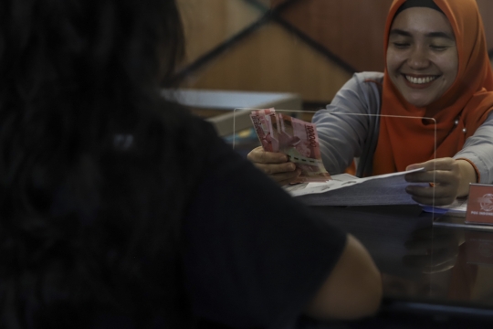 Warga Terima BLT Terkait Kenaikan Harga BBM
