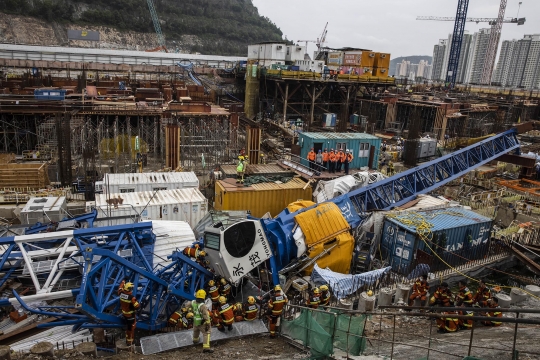 Crane Runtuh di Hong Kong Tewaskan 2 Pekerja