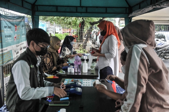 Antusias Warga Serbu Pasar Pangan Bersubsidi