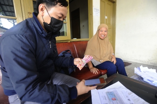 Dana BLT BBM Disalurkan Langsung ke Rumah Warga