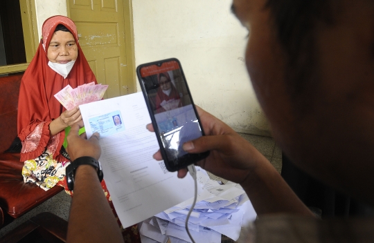 Dana BLT BBM Disalurkan Langsung ke Rumah Warga