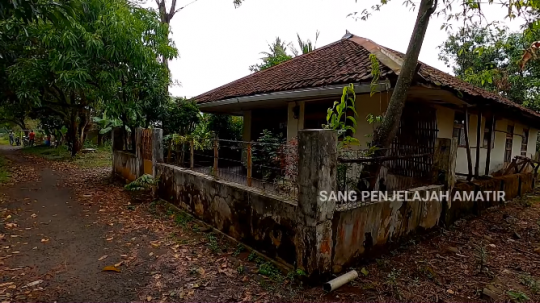 Potret Kampung Terbengkalai yang Tenggelam, Muncul Saat Air Surut