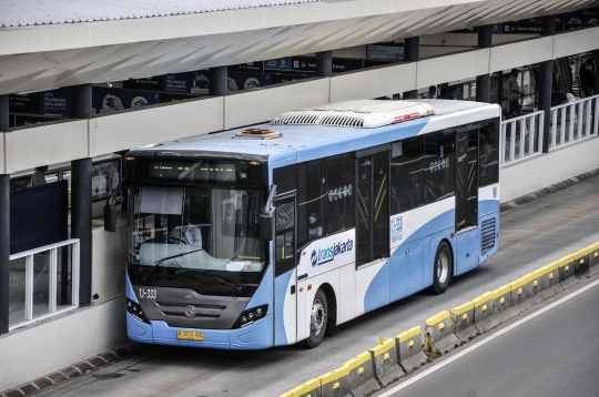 Bus Transjakarta Kembali Beroperasi 24 Jam