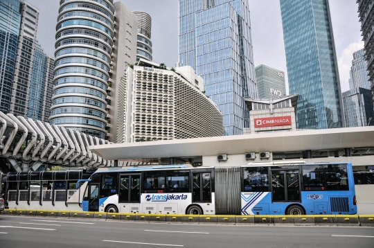 Bus Transjakarta Kembali Beroperasi 24 Jam