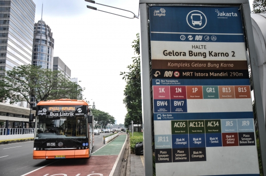 Bus Transjakarta Kembali Beroperasi 24 Jam