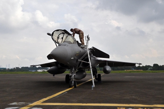 Penampakan Sangar Jet Tempur Rafale yang Dibeli Prabowo Bermanuver di Langit RI