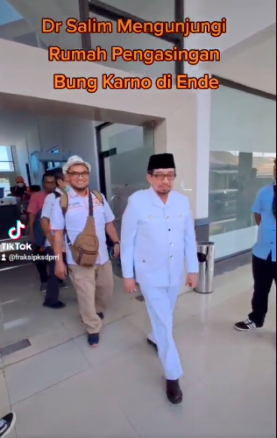 Salim Segaf PKS Kunjungi Rumah Pengasingan Bung Karno, Seragamnya Jadi Sorotan