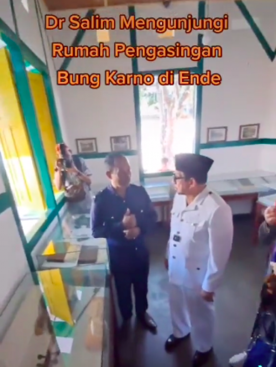 Salim Segaf PKS Kunjungi Rumah Pengasingan Bung Karno, Seragamnya Jadi Sorotan