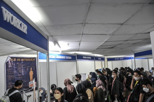 Ribuan Pelamar Kerja Serbu Jakarta Job Fair 2022