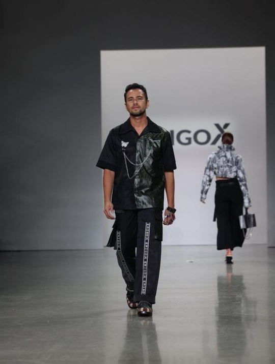 Potret 6 Artis Runaway di New York Fashion Week, dari Raffi hingga Angga Yunanda