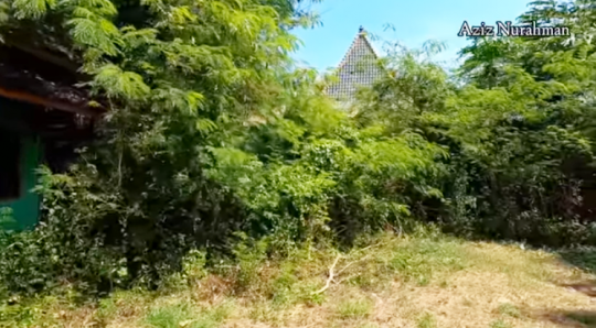 Santriwatinya Sering Dilecehkan, Pesantren Megah & Luas Ini Terbengkalai