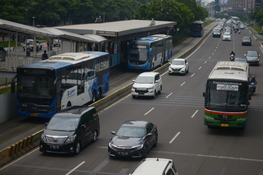 Bus Transjakarta Beroperasi 24 Jam