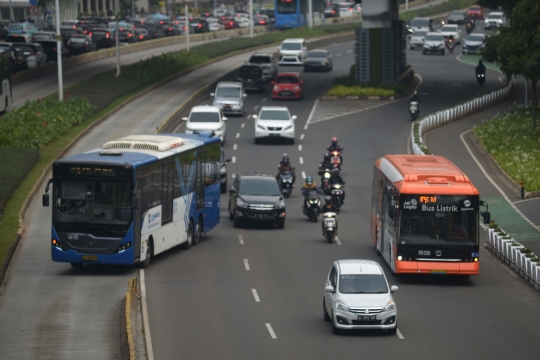 Bus Transjakarta Beroperasi 24 Jam