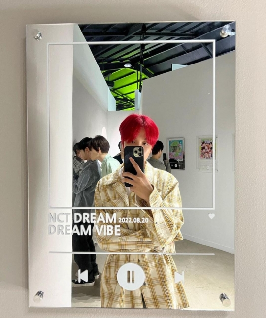 Ganteng Banget! Ini Deretan Potret Haechan NCT Berambut Merah
