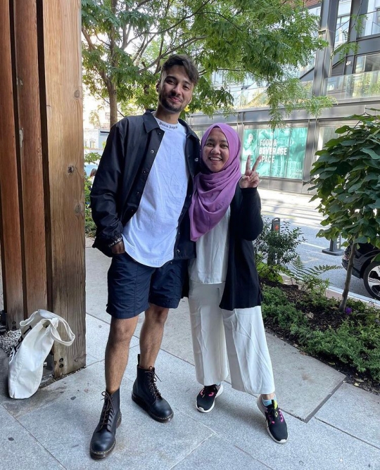 Intip Potret Mbak Lala Liburan di New York, Foto Bareng Aktor Terkenal