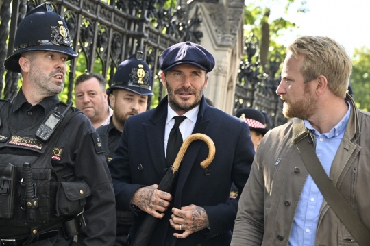 David Beckham Rela Antre Belasan Jam Demi Melihat Peti Mati Ratu Elizabeth II