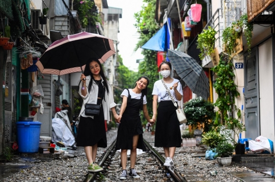 Jalur Kereta Viral yang Instagramable di Hanoi Ditutup Demi Keamanan