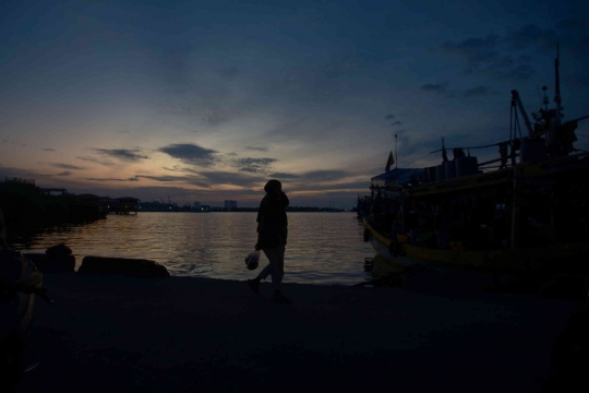 Menikmati Senja Pesisir Utara Jakarta yang Hidden Gem