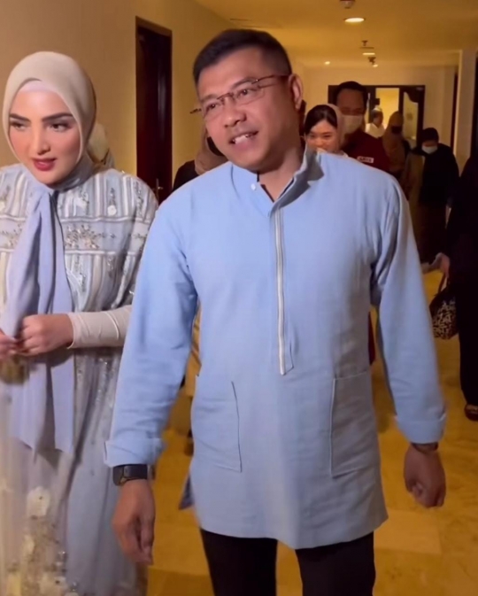 5 Potret Cantik Ashanty Tampil Berhijab, Bikin Pangling dan Buat Netizen Terpana